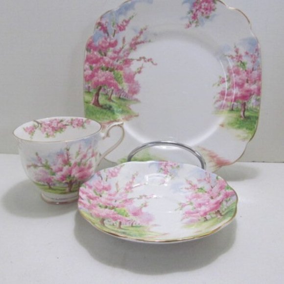 3 Piece Set Teacup and Saucer set Royal Albert Fine Bone China Blossom Time - Picture 2 of 3